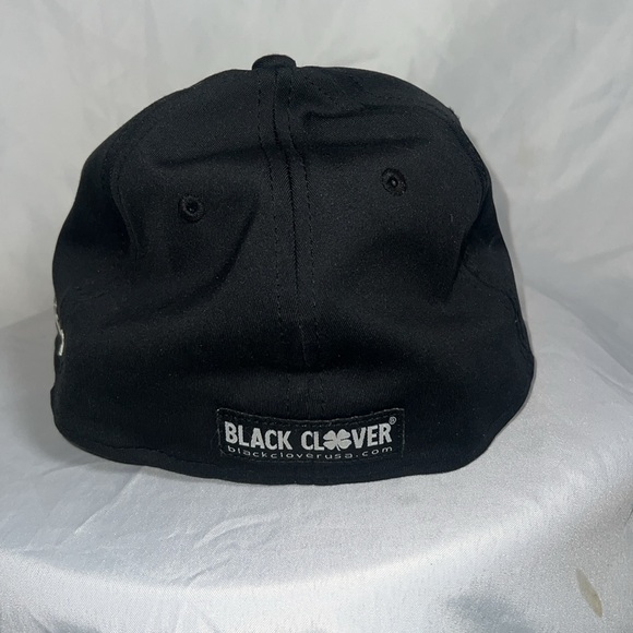 Black Clover Embroidered Cap - Picture 3 of 6
